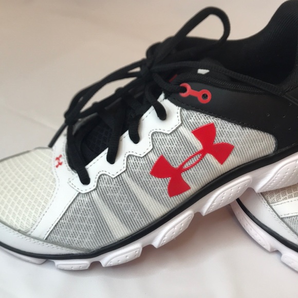Men’s Undere Armour Running Shoes - Picture 2 of 6